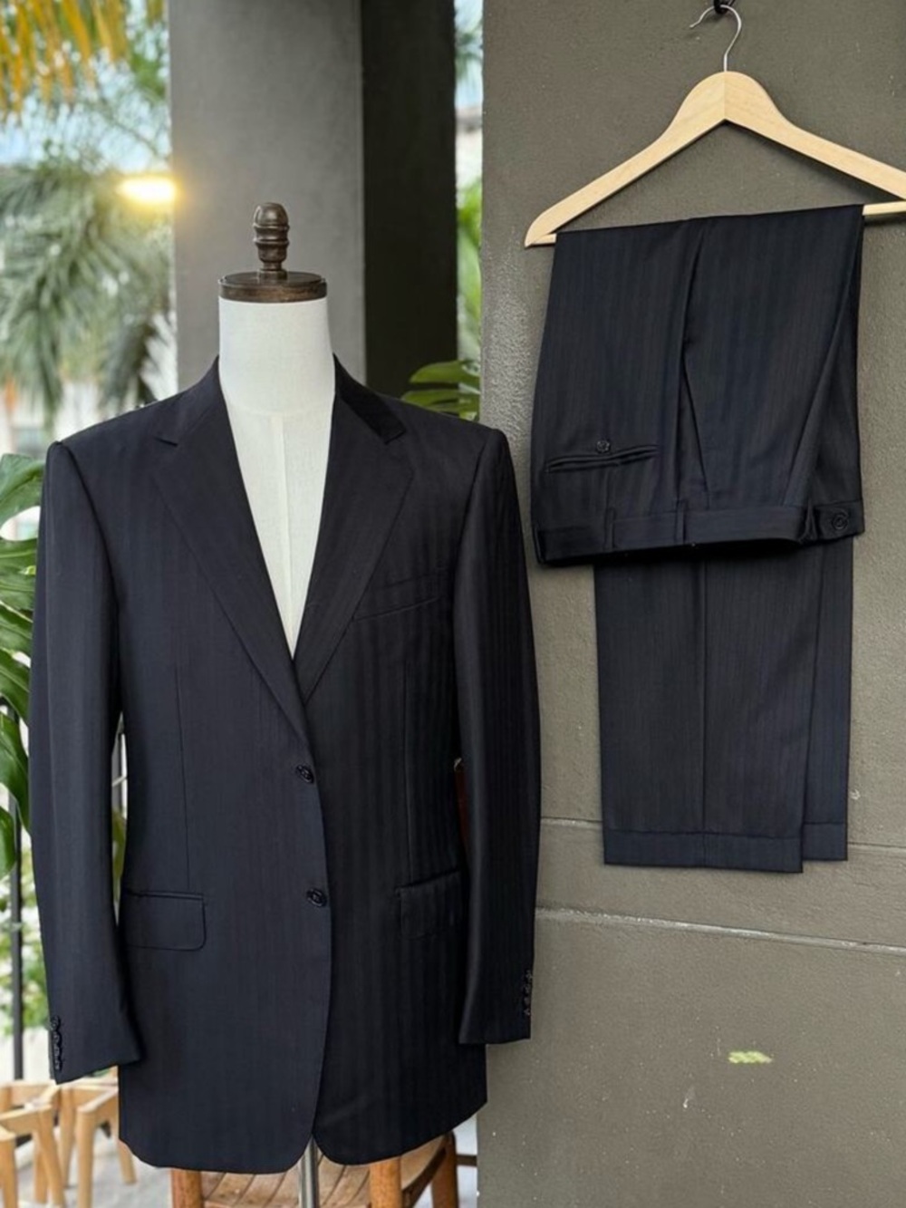 Ermenegildo Zegna Su Misura Traveler 100% Wool Blue Stripe
Suit 40R EU 52R 33x30
